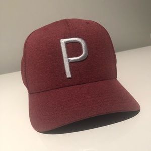 Puma SnapBack hat barely worn like new with grey P logo on the front